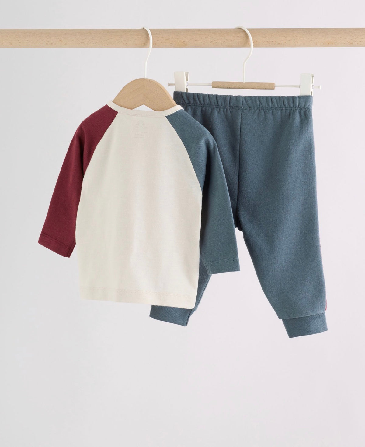 Next 2-Pieces Set