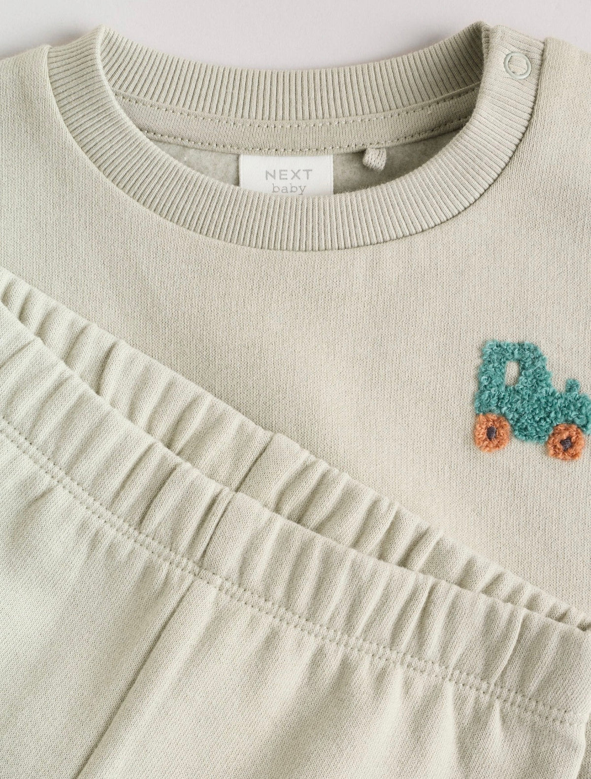 Next 2-Pieces Set